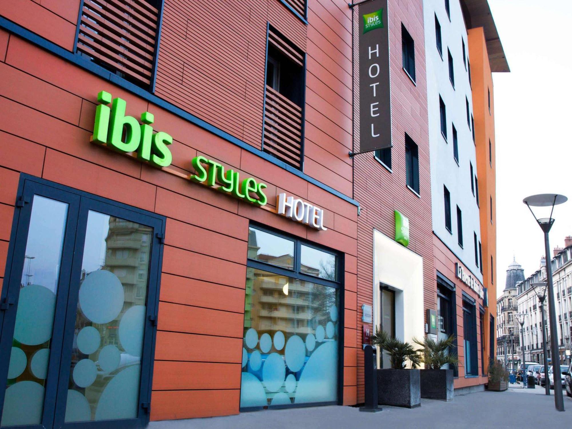 Hotel Ibis Styles Le Puy En Velay Esterno foto