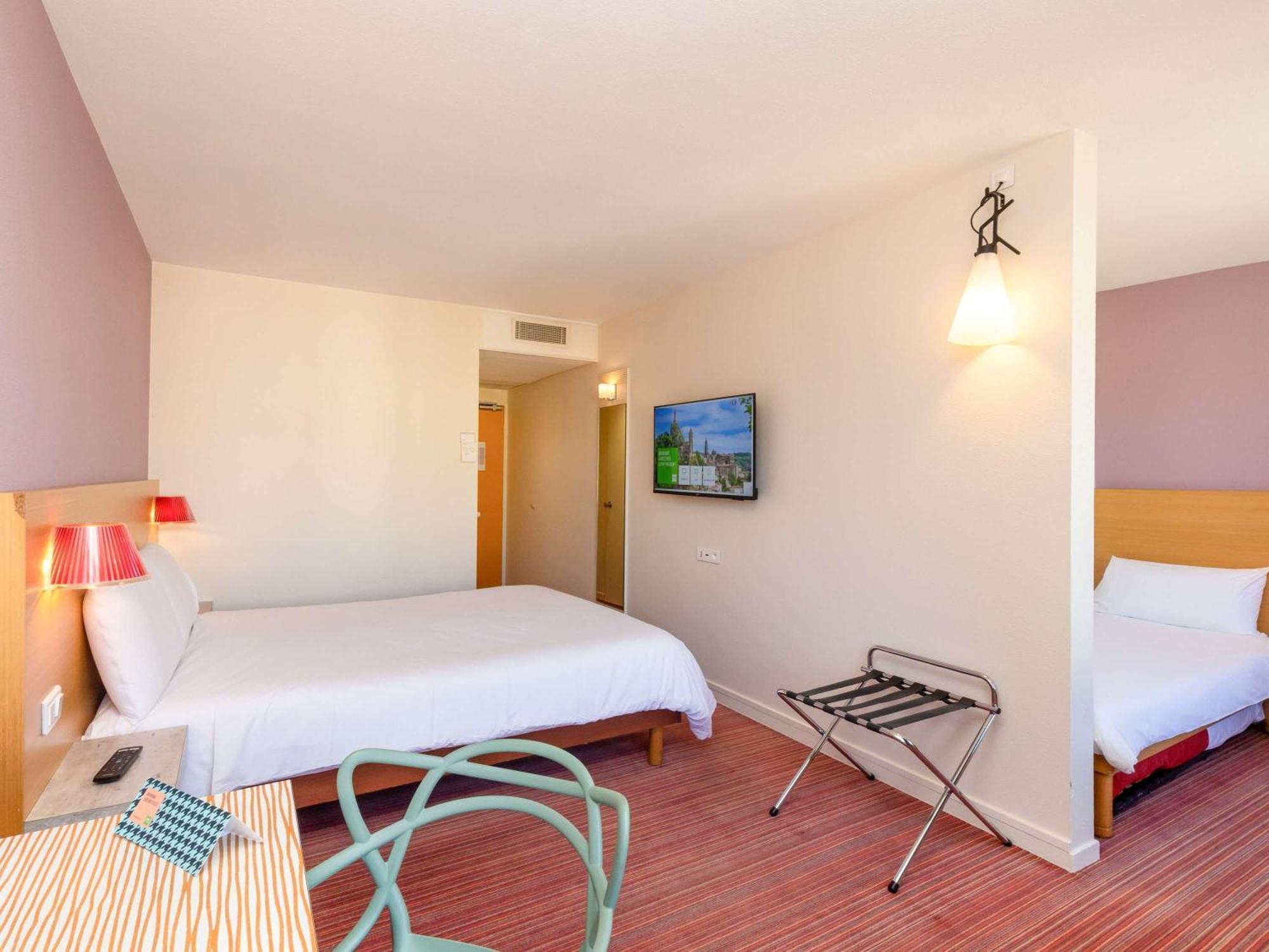 Hotel Ibis Styles Le Puy En Velay Esterno foto