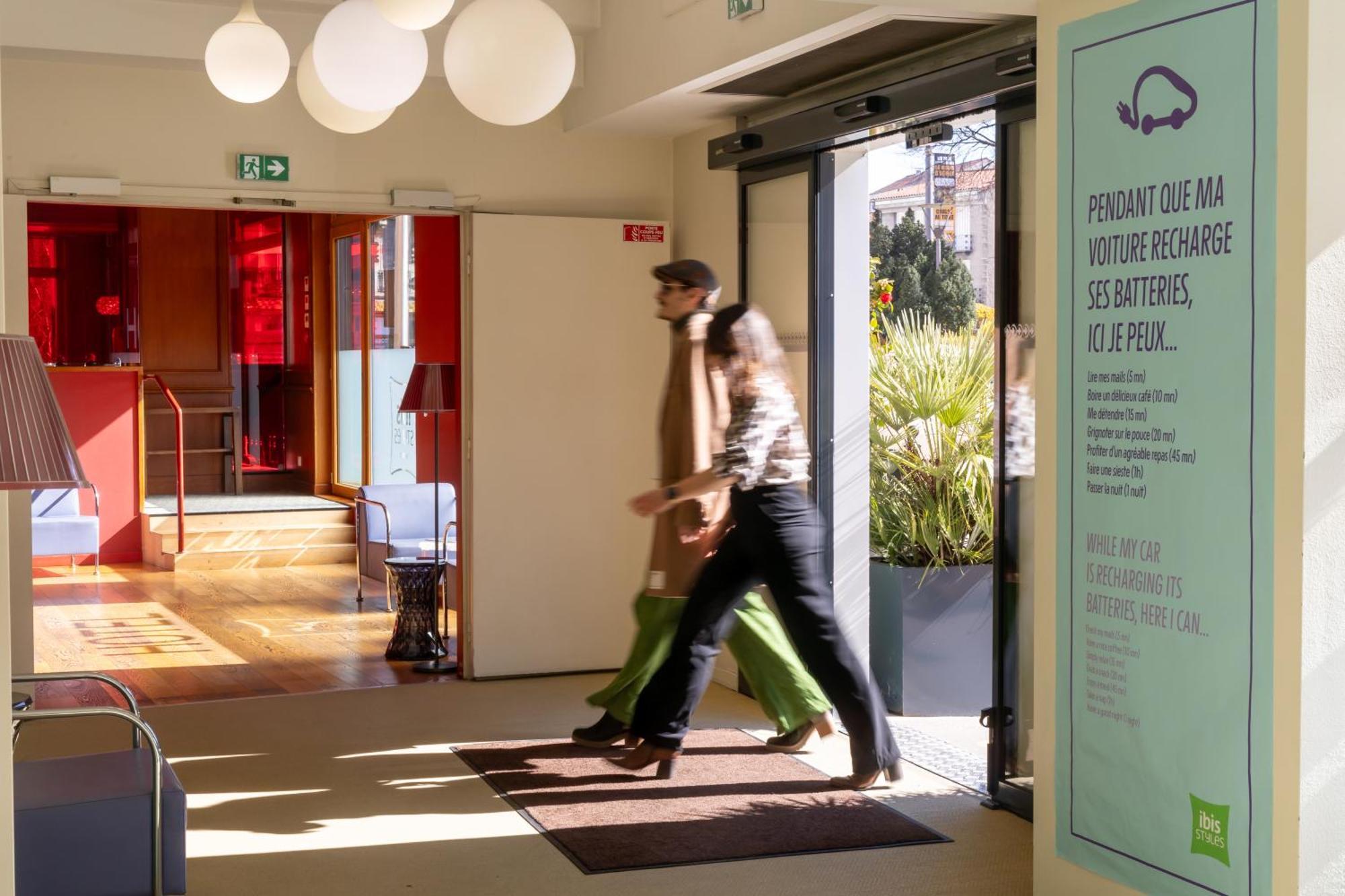 Hotel Ibis Styles Le Puy En Velay Esterno foto