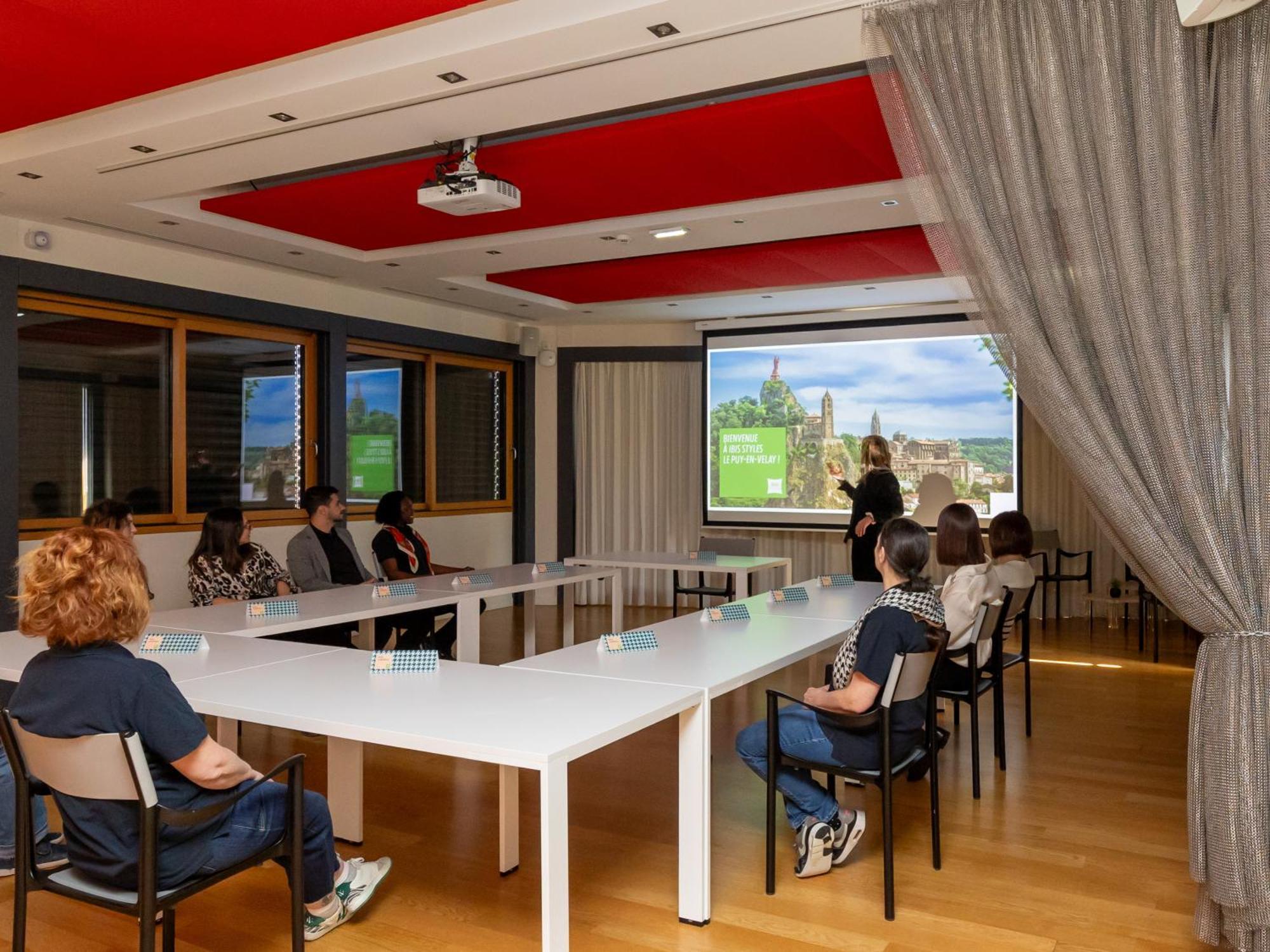 Hotel Ibis Styles Le Puy En Velay Esterno foto