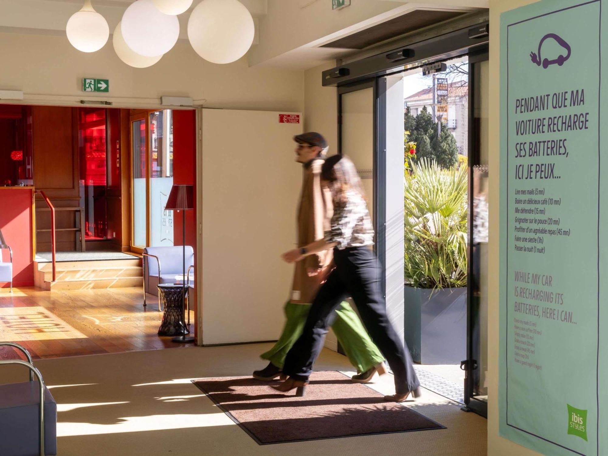 Hotel Ibis Styles Le Puy En Velay Esterno foto